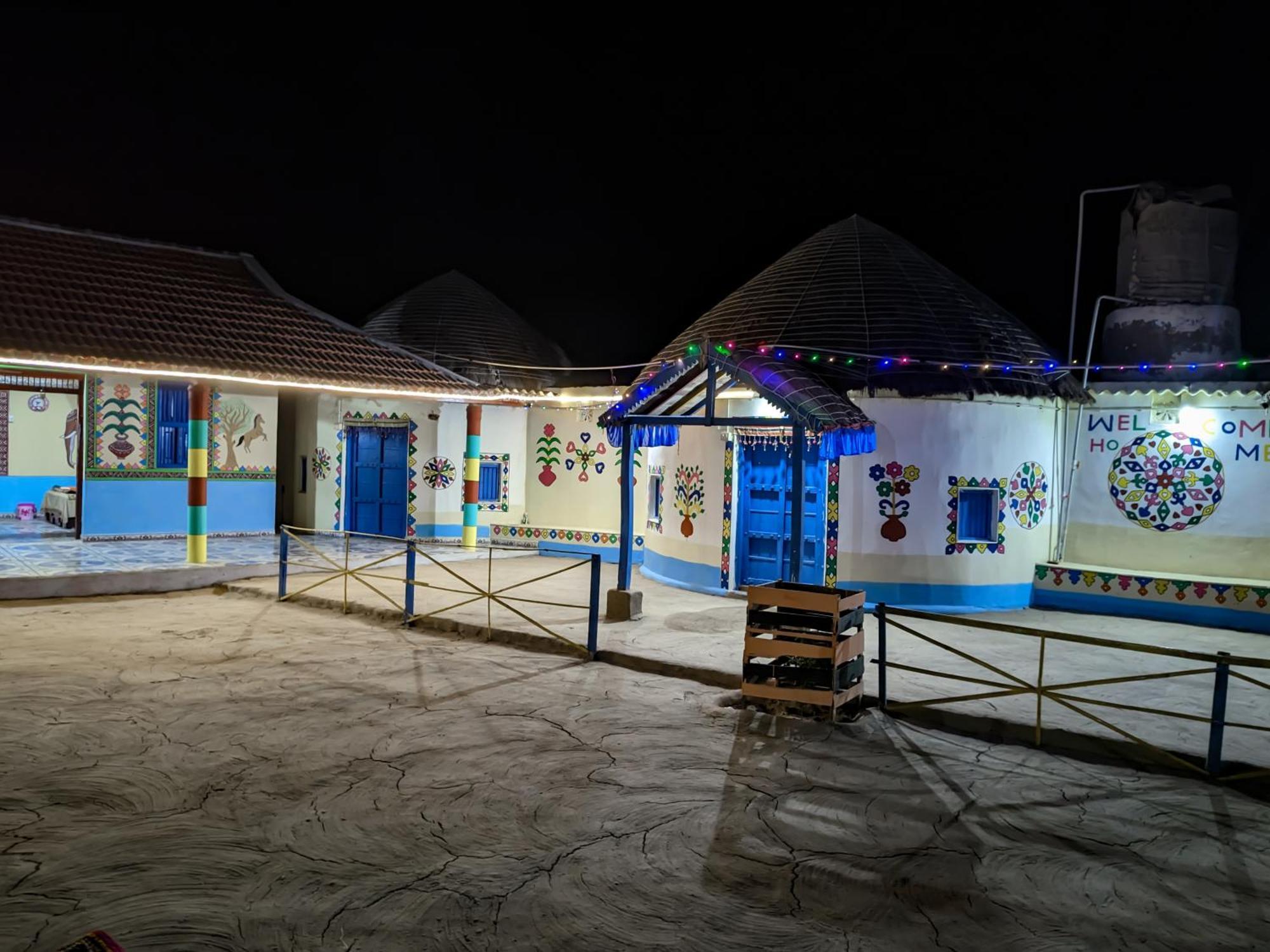 White Land Villagestay Dhordo Exteriér fotografie
