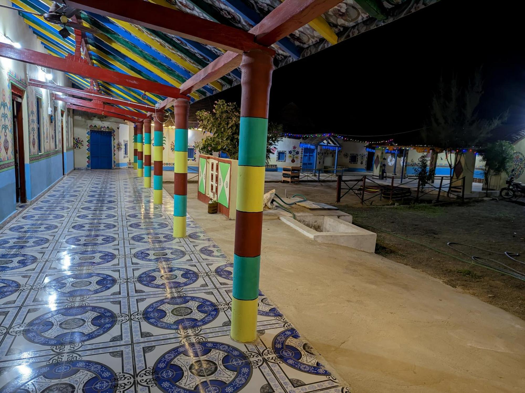 White Land Villagestay Dhordo Exteriér fotografie