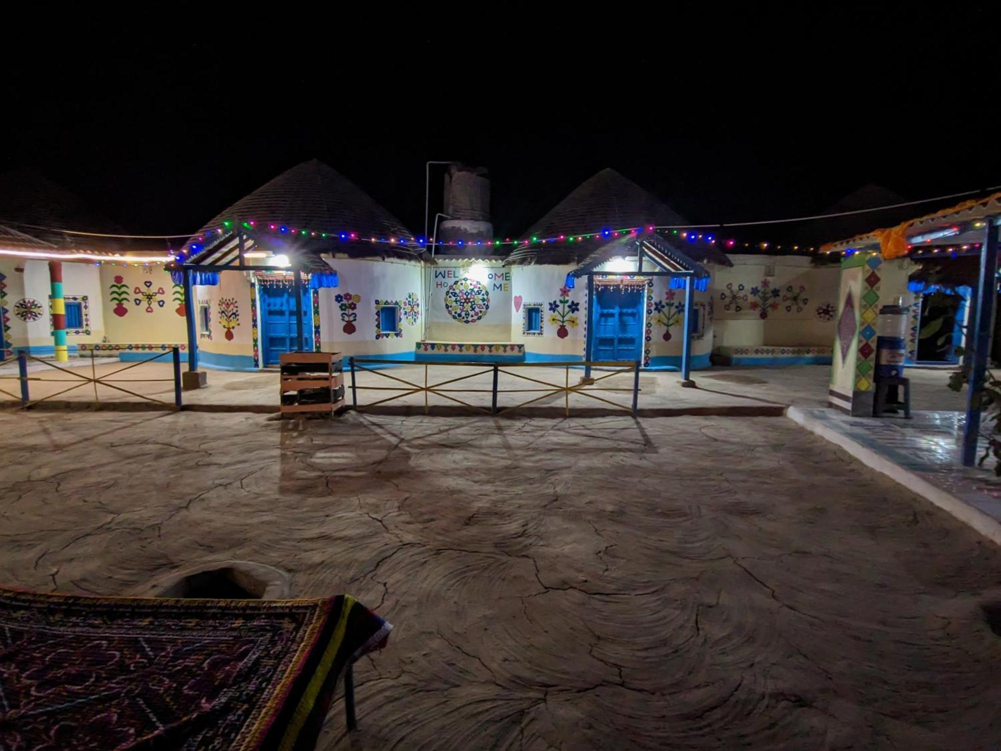 White Land Villagestay Dhordo Exteriér fotografie