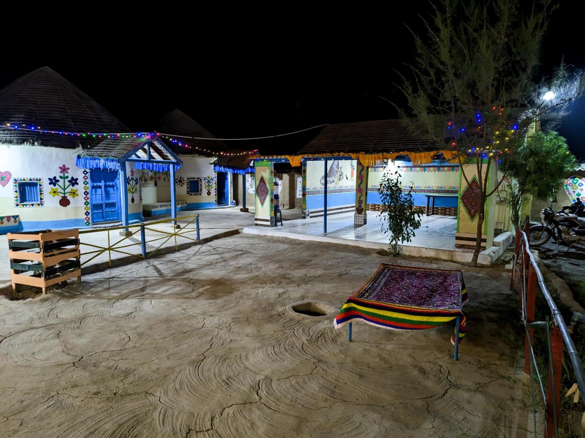White Land Villagestay Dhordo Exteriér fotografie