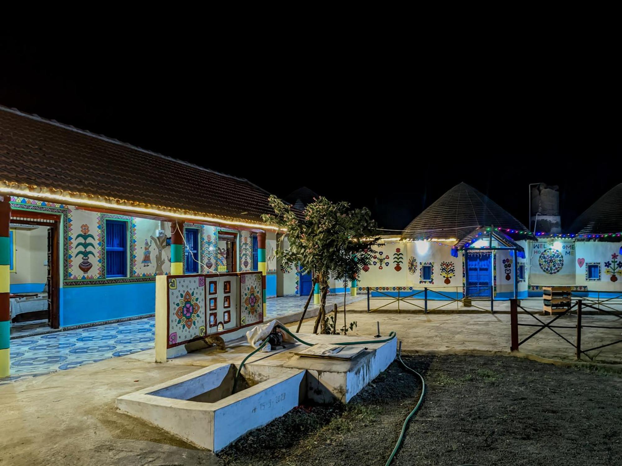 White Land Villagestay Dhordo Exteriér fotografie