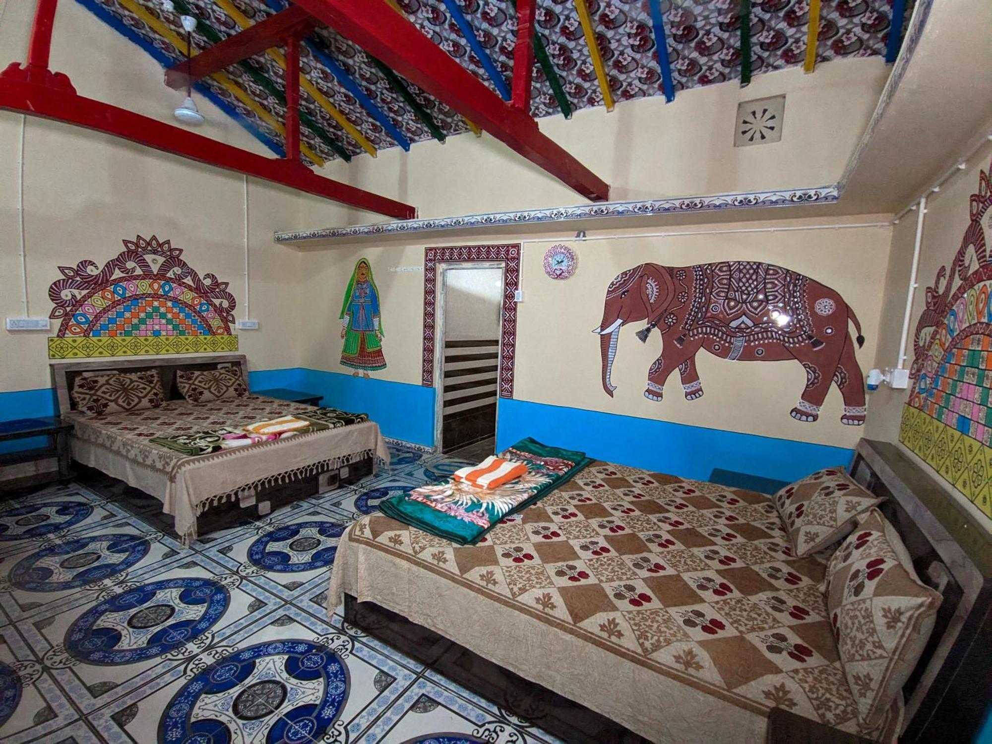 White Land Villagestay Dhordo Exteriér fotografie